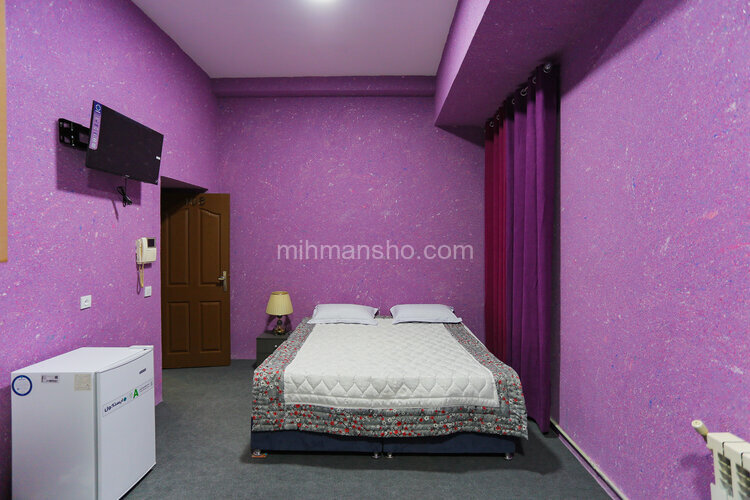 واحد دو نفره در مسافرخانه در میدان فردوسی