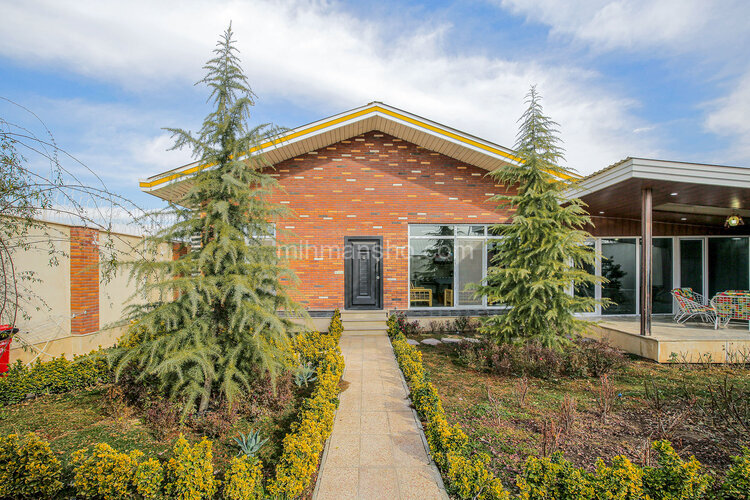 خانه ویلایی دوخواب استخردار در کردان | حیاط و نمای ویلا