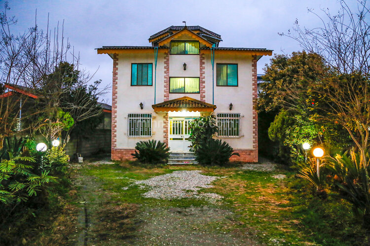 واحد دوخواب در طبقه اول ویلا در نیاسته رامسر | نمای ویلا