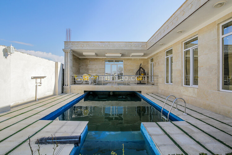 ویلا استخردار روبازدر سنقرآباد چهارباغ | استخر روباز