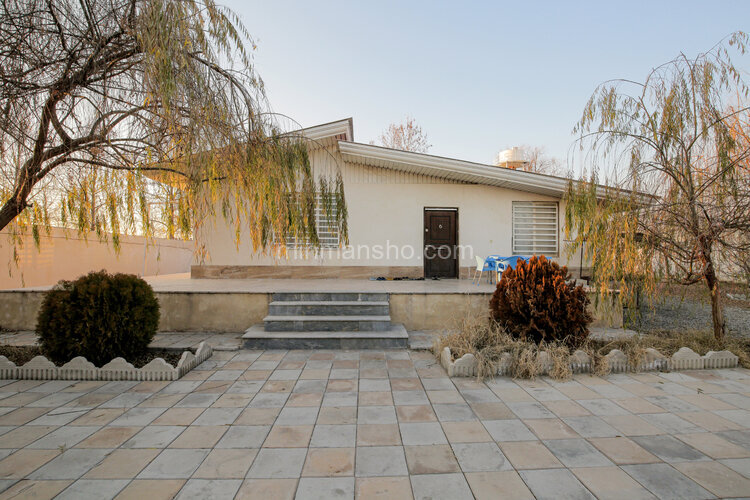 ویلا خانه باغ استخردار روباز شبنم در روستا ایقربلاغ