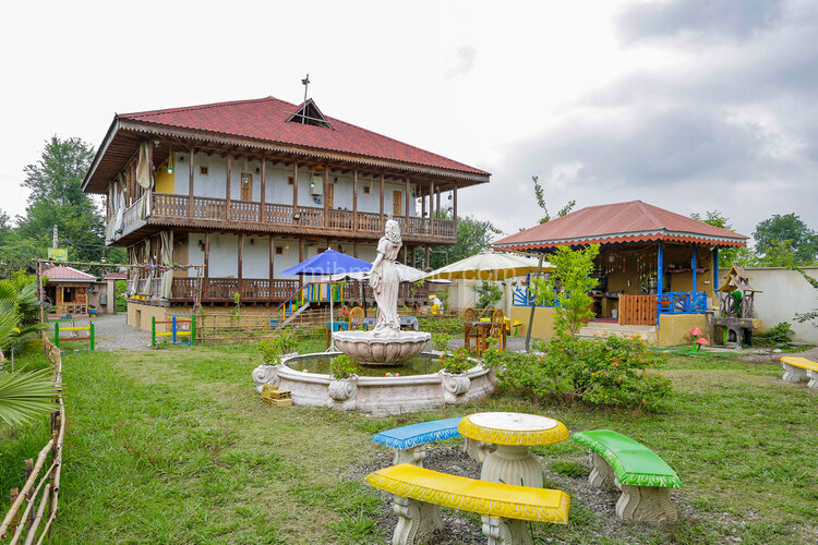 اتاق (5) در اقامتگاه بومگردی در فومن