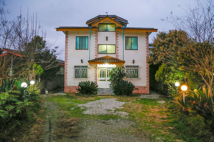 واحد دوخواب در طبقه اول ویلا در نیاسته رامسر | نمای ساختمان