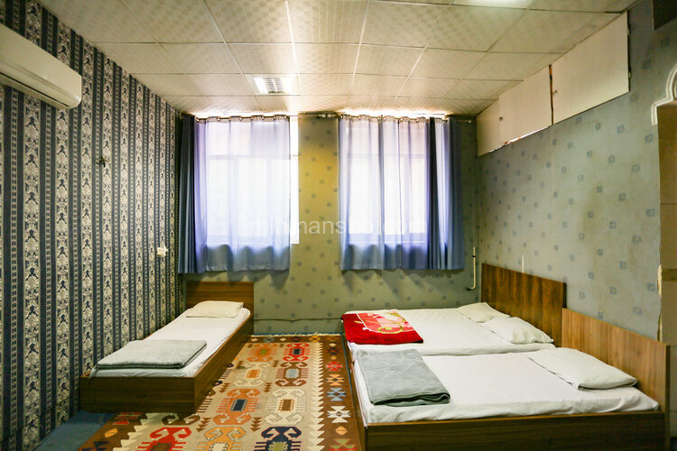 سوئیت 4 نفره در مهمانسرا در مولوی تهران