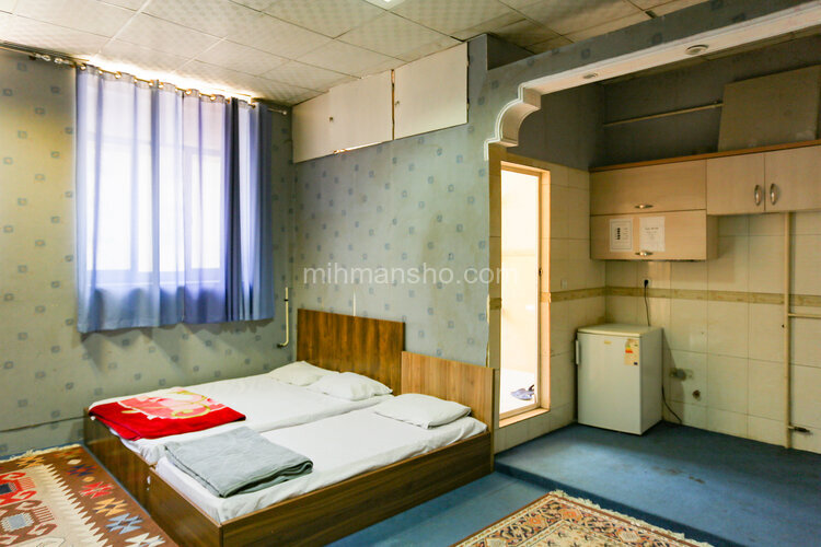 سوئیت 4 نفره در مهمانسرا در مولوی تهران