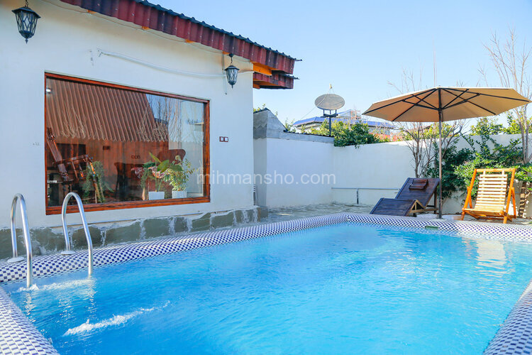 ویلااستخر روباز آب جوش نارنیا در رامسر