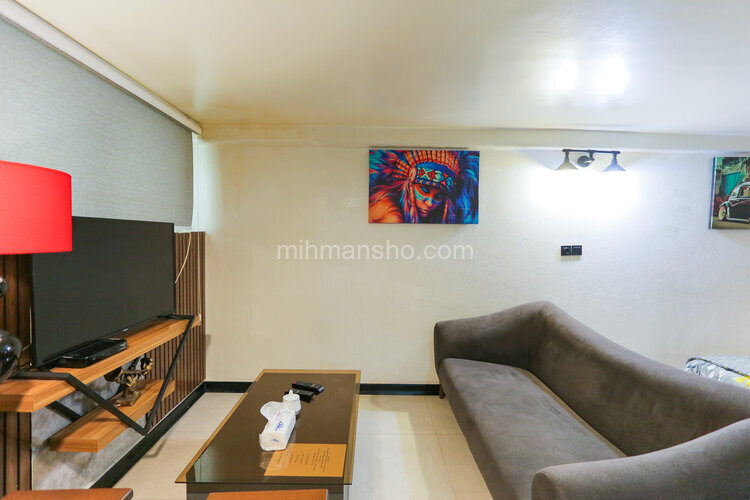 سوئیت جکوزی دار نقلی و لوکس اشرفی اصفهانی کد (09)