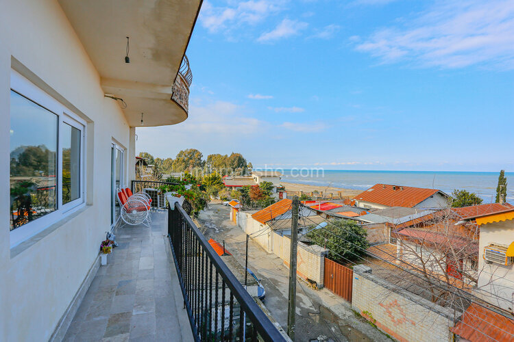 خانه ویلایی  سه خواب استخردار در رامسر