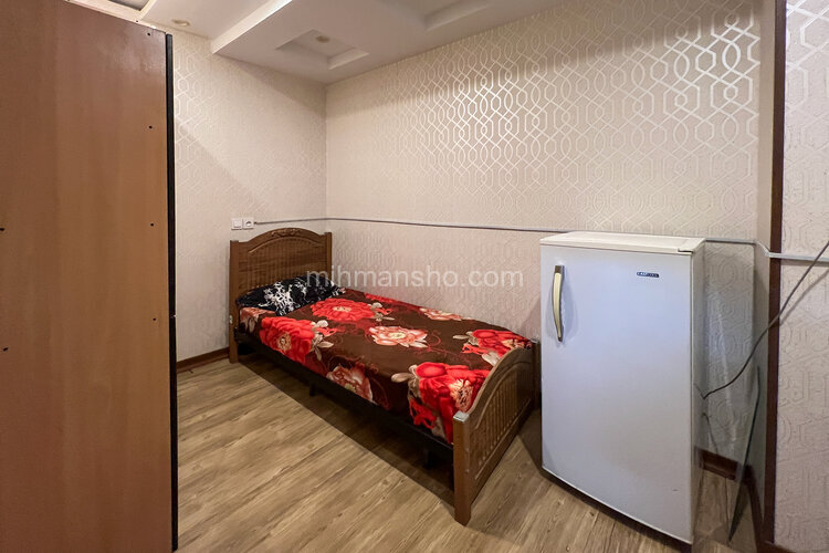 اتاق تک نفره ویژه بانوان در هاستل زعفرانیه