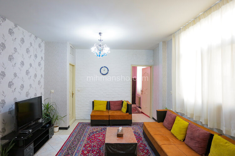 آپارتمان مبله تکخواب واحد 3 در میدان انقلاب