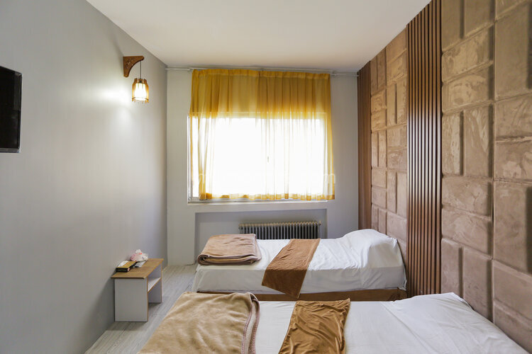 اتاق مبله دو تخت آوین 3 در هاستل انقلاب